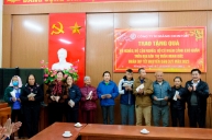 Công ty xi măng tặng quà cho các hộ dân nghèo và có hoàn cảnh khó khăn tại huyện Thủy Nguyên, Hải Phòng