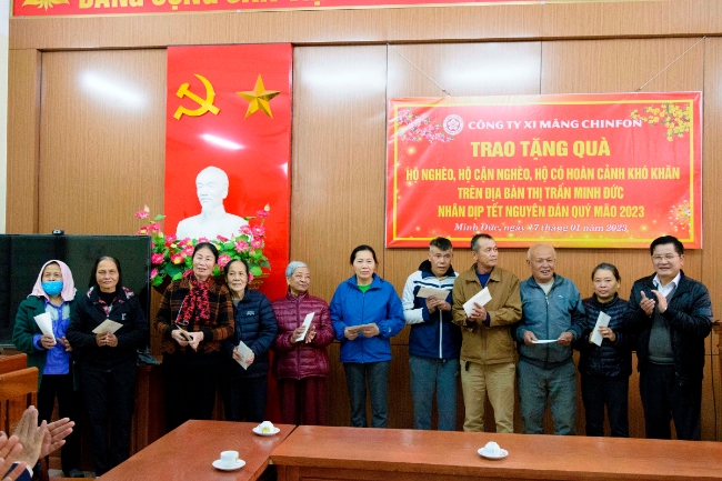 Picture for news item Công ty xi măng tặng quà cho các hộ dân nghèo và có hoàn cảnh khó khăn tại huyện Thủy Nguyên, Hải Phòng